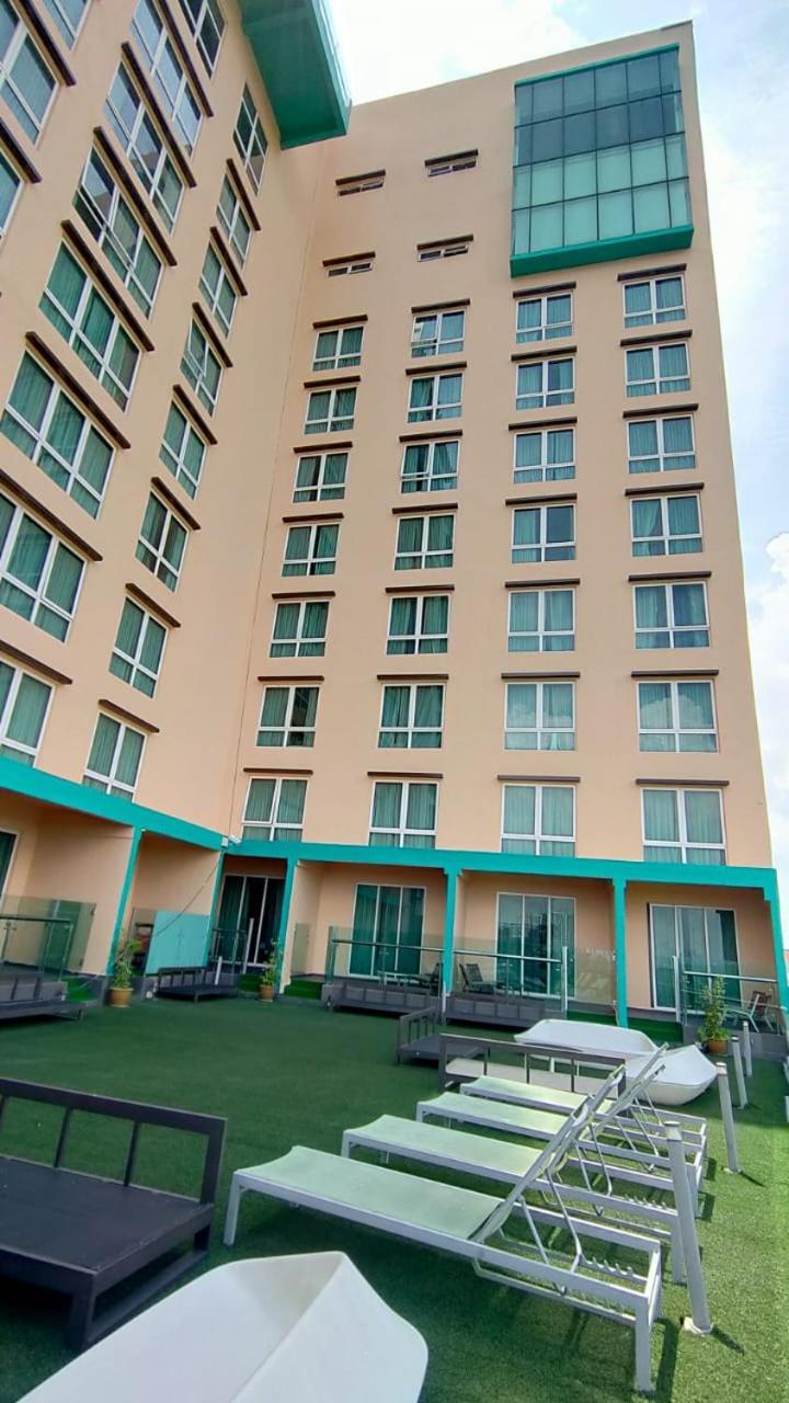 Amerin Hotel Johor Bahru Exteriör bild