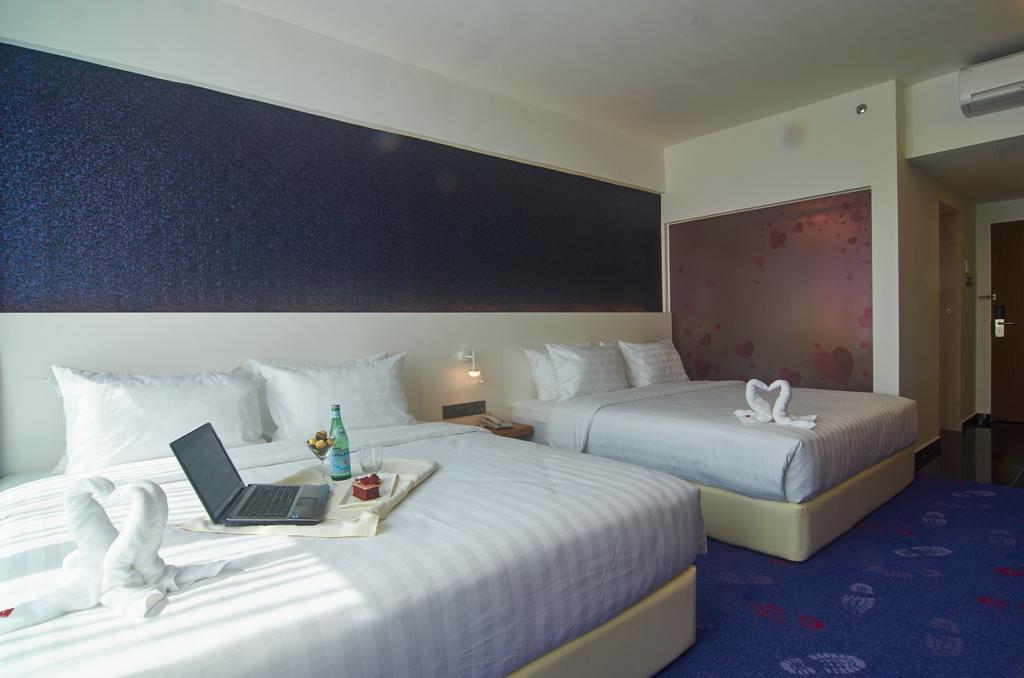 Amerin Hotel Johor Bahru Exteriör bild