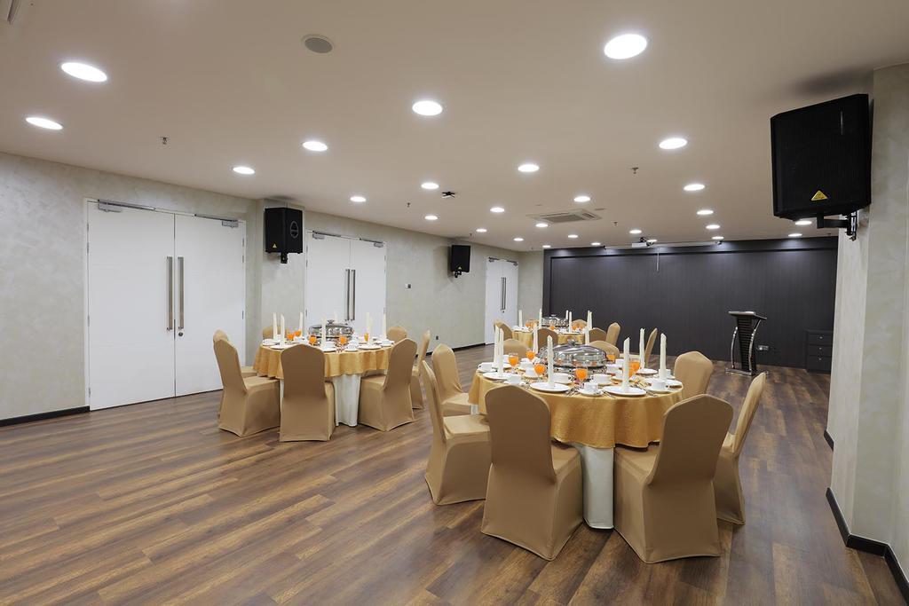 Amerin Hotel Johor Bahru Exteriör bild