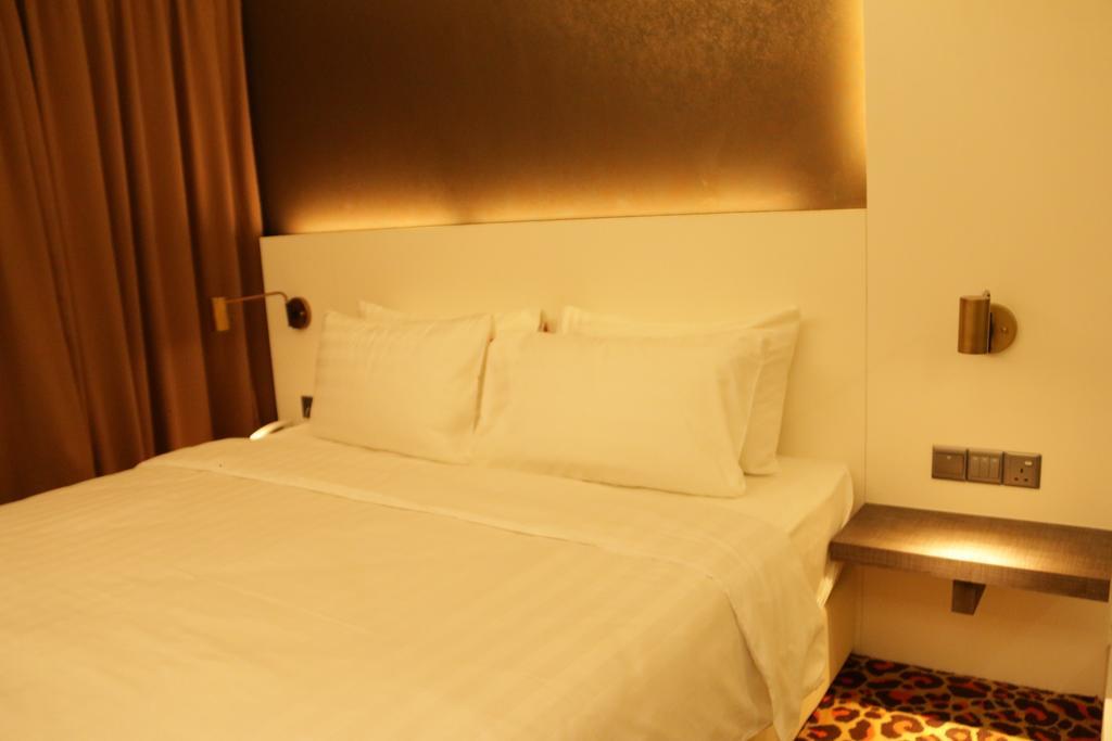 Amerin Hotel Johor Bahru Exteriör bild