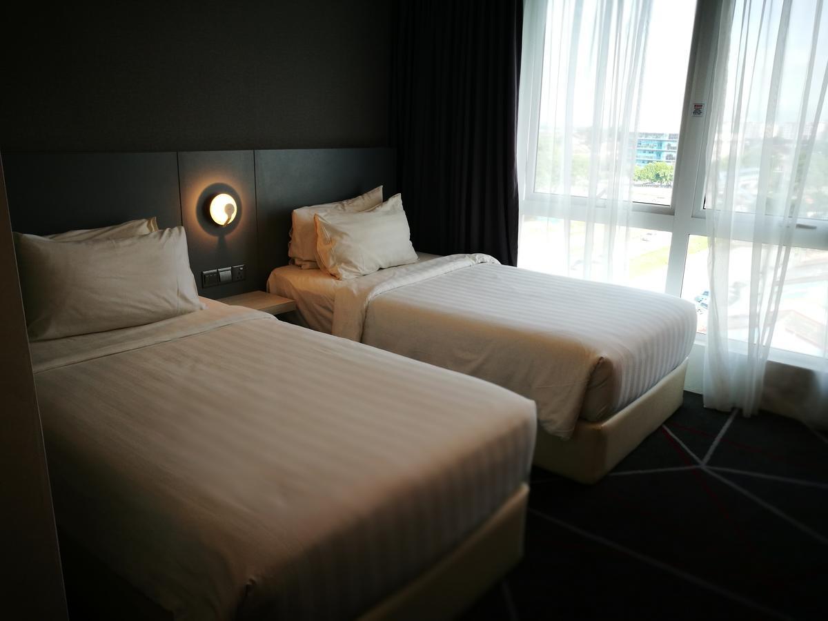 Amerin Hotel Johor Bahru Exteriör bild