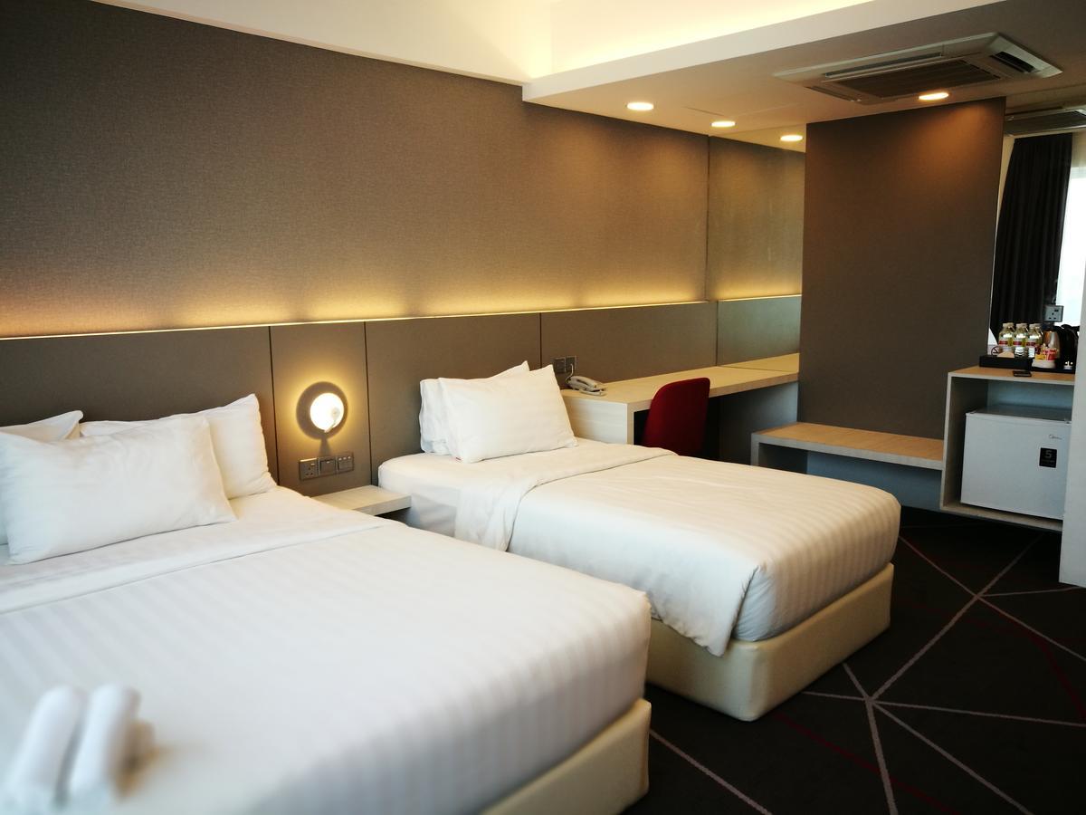 Amerin Hotel Johor Bahru Exteriör bild