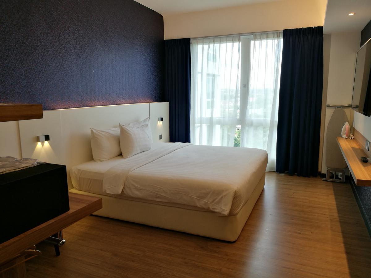 Amerin Hotel Johor Bahru Exteriör bild