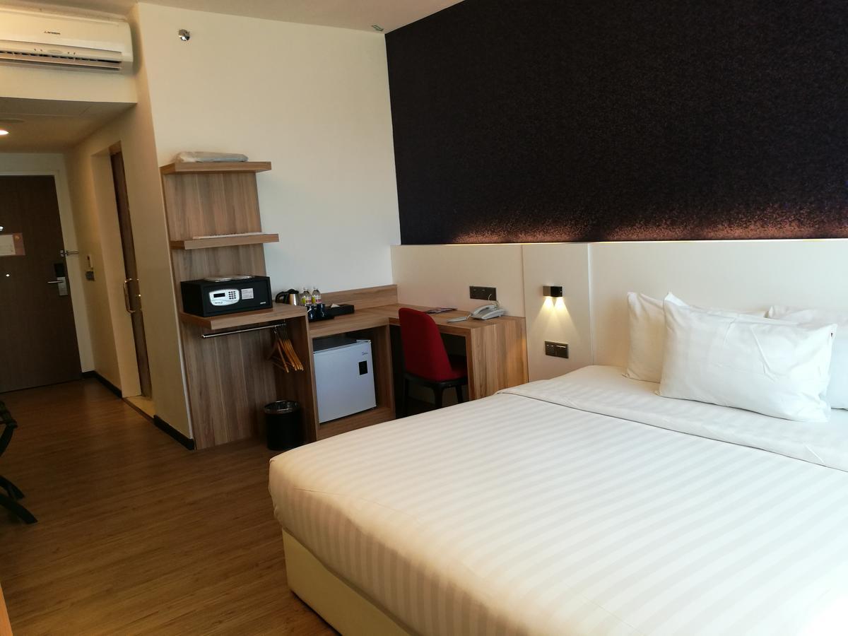 Amerin Hotel Johor Bahru Exteriör bild